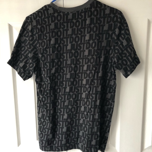 SOLD 2 for $20 GUC Men’s Nike T-shirt Sz: S - Picture 2 of 4